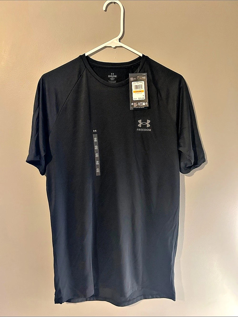 Under Armour Freedom Short Sleeve Shirt in Black Size Small NWT